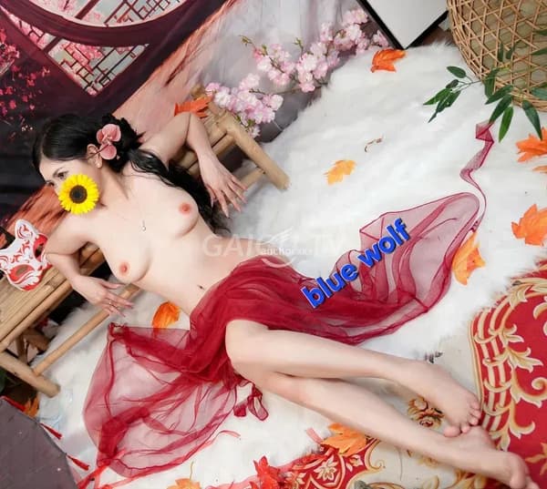 Anh Thư phục vụ nhẹ nhàng hiền hậu như người yêu 9