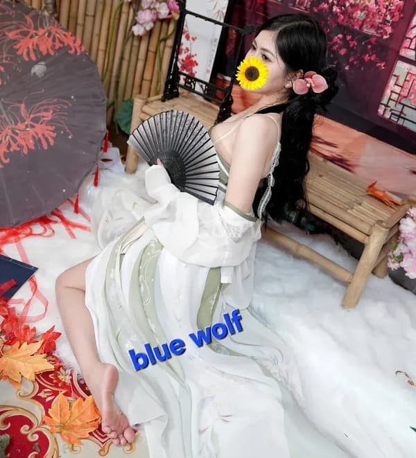 Anh Thư phục vụ nhẹ nhàng hiền hậu như người yêu 12