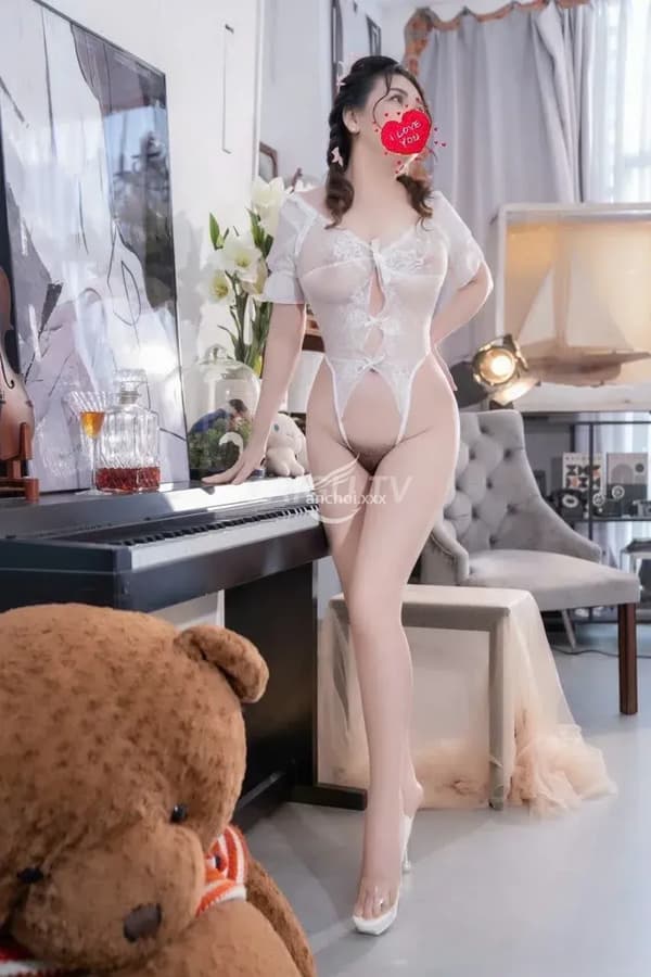 Quỳnh Nhi dáng chuẩn mặn mà nhiệt tình phục vụ 6