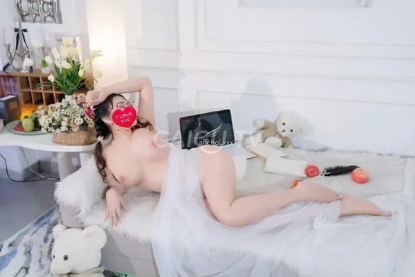 Quỳnh Nhi dáng chuẩn mặn mà nhiệt tình phục vụ 10