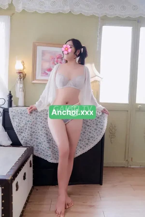 Mặt xinh duyên dâm da trắng mịn màng, Trân Baby chiều khách nhiệt tình 5