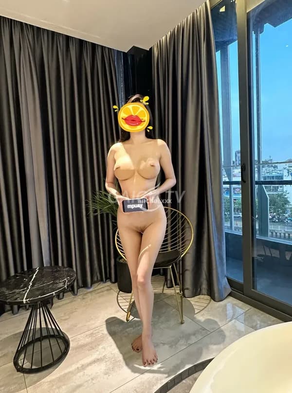 Girl Pé mới về Phú Nhuận Sài Gòn 1tr 8