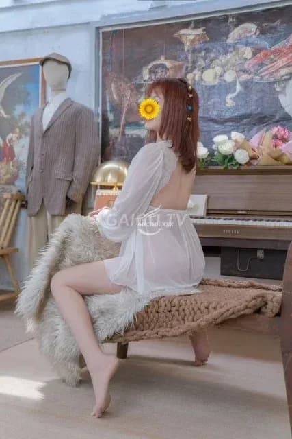Hàng Dĩ An: THÚY AN EM GÁI HAY CƯỜI THÂN THIỆN NHẸ giá 250k 8