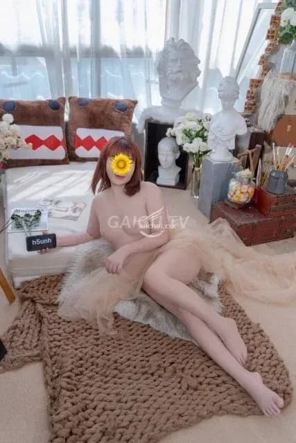 Hàng Dĩ An: THÚY AN EM GÁI HAY CƯỜI THÂN THIỆN NHẸ giá 250k 12