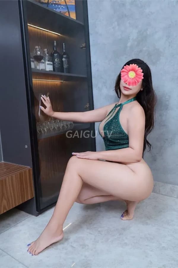 HOÀNG CHÂU VÚ BƯỚM NGON HẾT SẢY, LÀM 250k Tân Phú – BJ · HJ · 35 tuổi 13