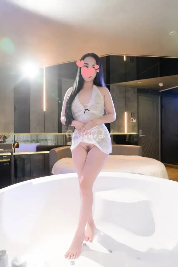 Gen Z Bình Tân 500k cực xinh dâm vú mông to 7