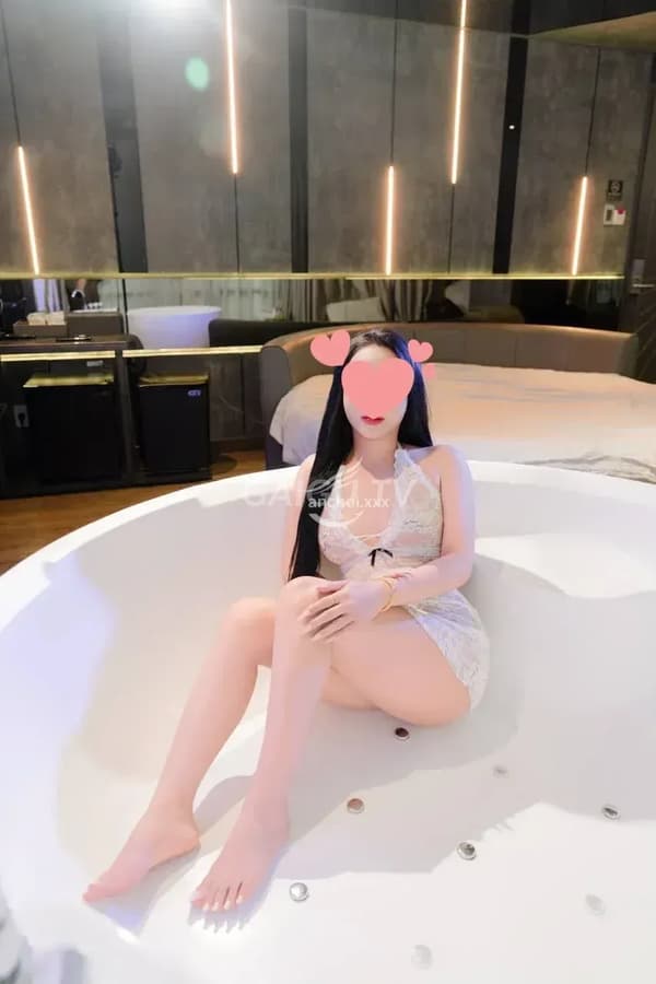 Gen Z Bình Tân 500k cực xinh dâm vú mông to 9