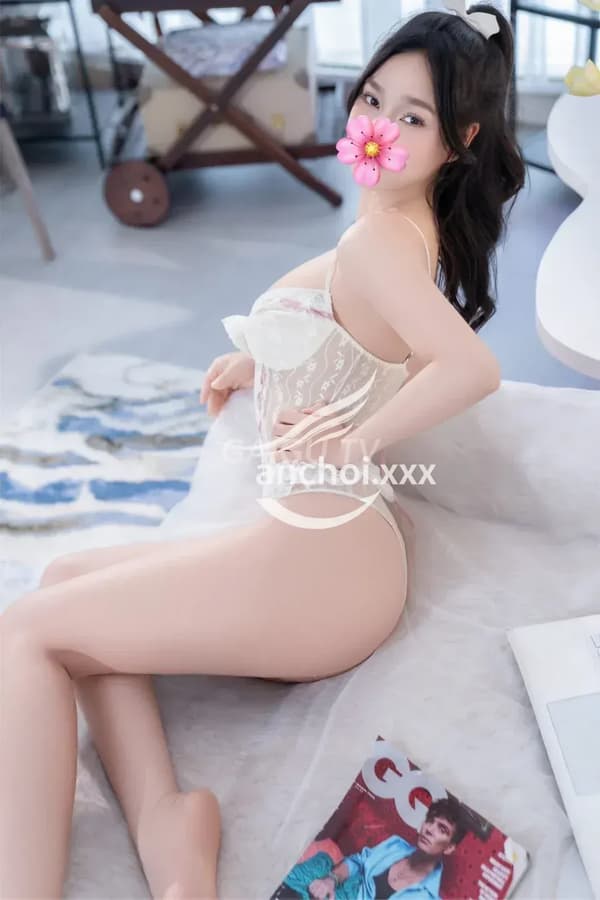 Quỳnh Mun cute ngọt ngào phục vụ nhẹ nhàng như người yêu 18