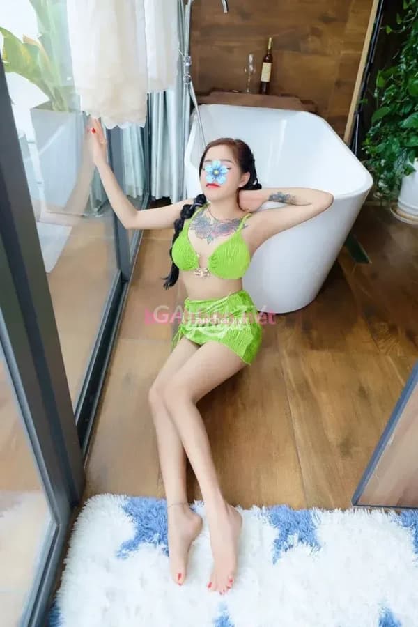 ⭐ VIP Diễm My LOLI EMO, VÚ CỰC TO CỰC 400k Biên Hòa – BJ · Hôn môi · 24 tuổi 9