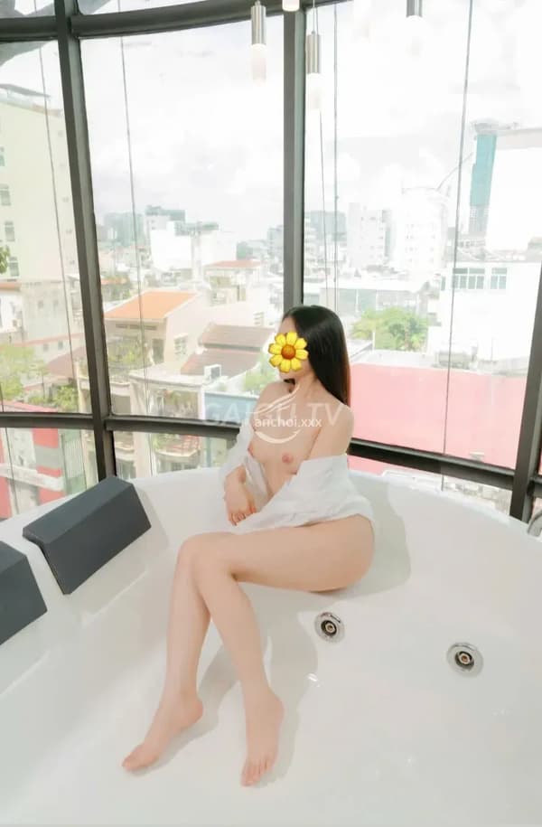Bối vú bự cực phẩm mặt xinh dáng chuẩn 11