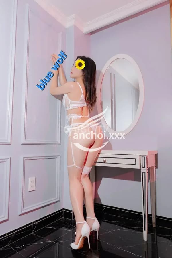 Quỳnh Anh mặt đẹp body bốc lửa phục vụ nhiệt tình 9