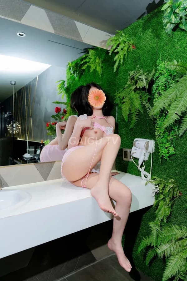 ANNA – gái gọi Thủ Dầu Một giá 700k, BJ, Hôn môi, 20 tuổi 19