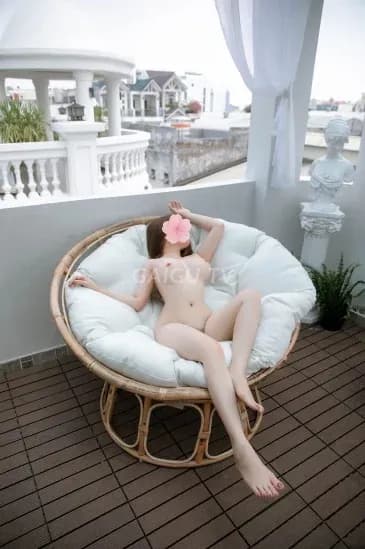 Thảo My mặt xinh ngực to tròn nhiệt tình chiều khách 3