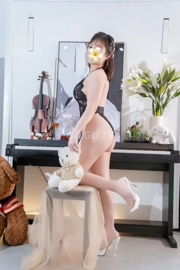 Hồng Ngọc phục vụ nhiệt tình như người yêu thật 6