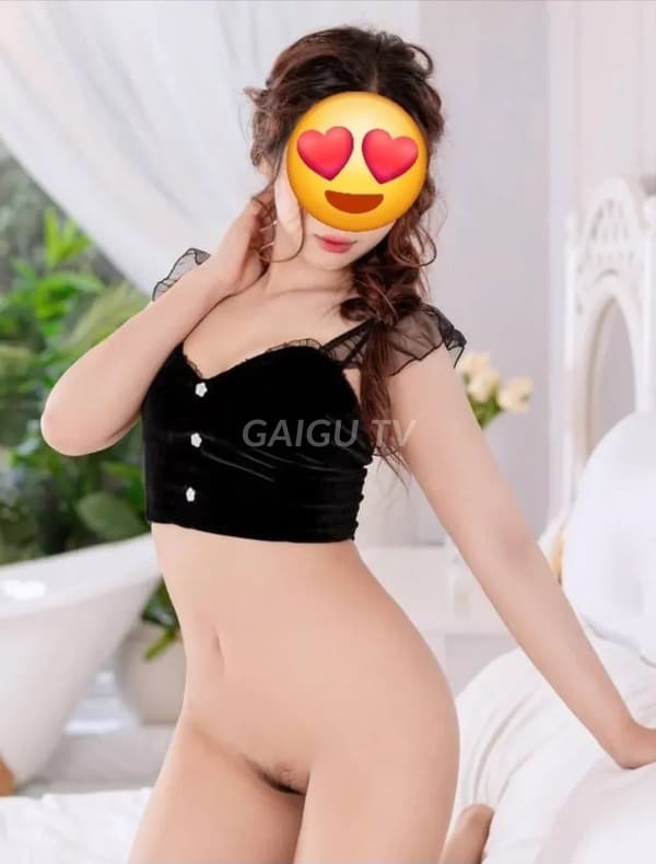 Diễm My chiều khách nhẹ nhàng 12