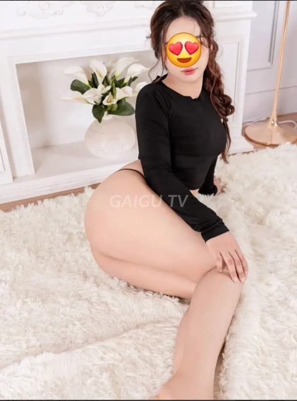 Diễm My chiều khách nhẹ nhàng 16
