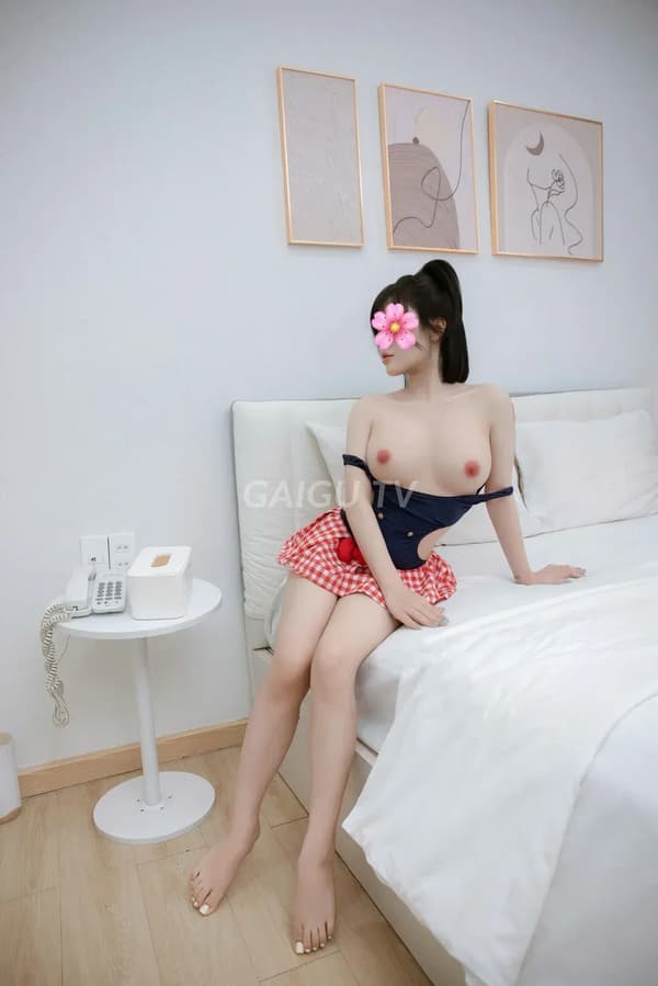 Vi Vi ngoan ngoãn nhiệt tình phục vụ anh em 6