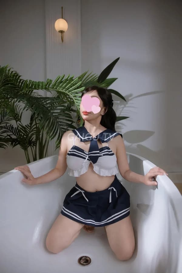 Họa Mi xinh dáng chuẩn chiều khách nhẹ nhàng 2