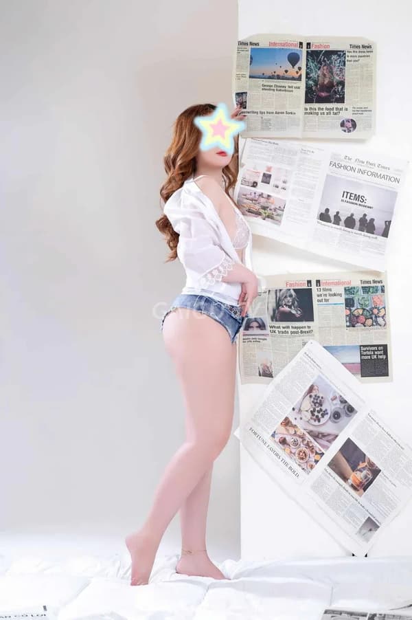 Hạnh hàng mới chuộng vui vẻ chiều khách 5