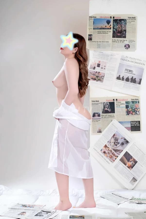 Hạnh hàng mới chuộng vui vẻ chiều khách 6