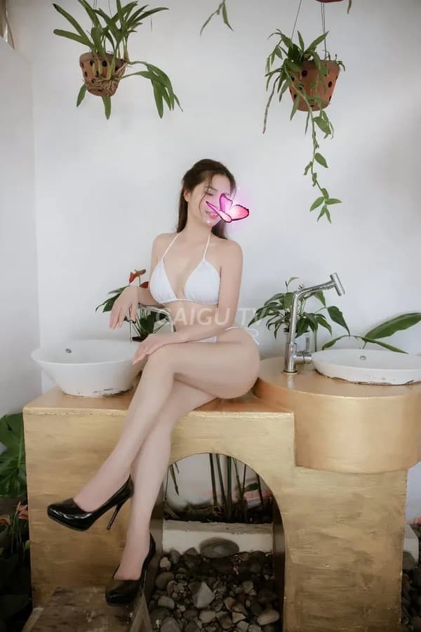 Dáng xinh vú to Gen Z chiều khách hết mình 10