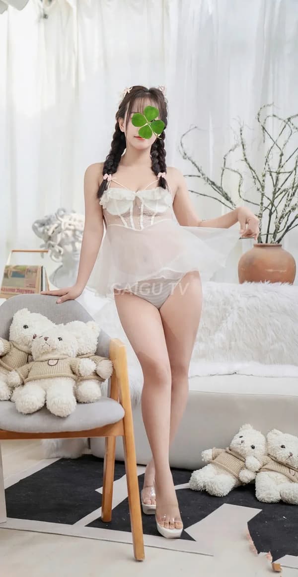 Phi Yến xinh tươi dáng nhỏ nhẹ nhàng chiều chuộng khách 2