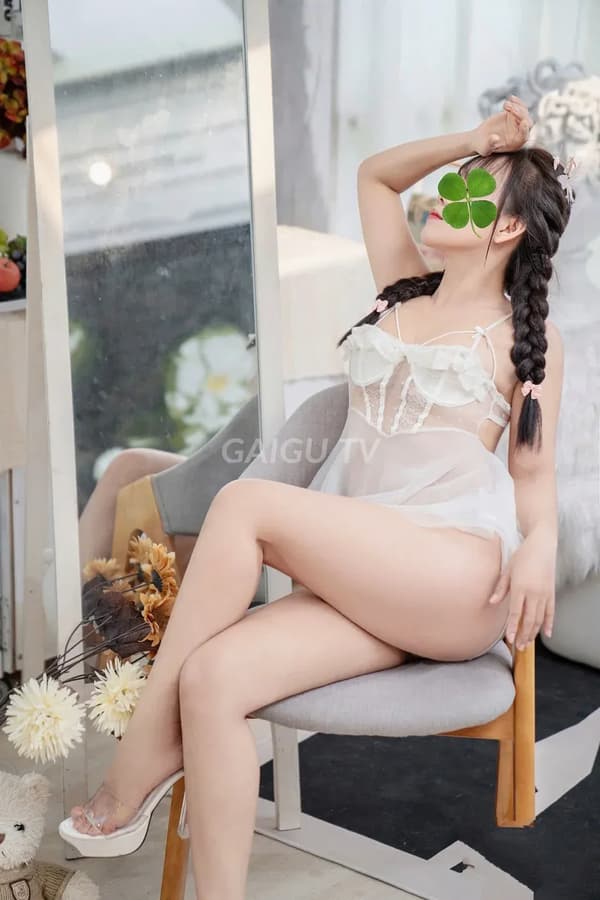 Phi Yến xinh tươi dáng nhỏ nhẹ nhàng chiều chuộng khách 5