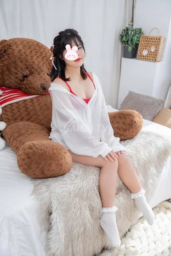 Bé Hải Tú dễ thương cực chiều khách với body nuột nà gợi cảm 5