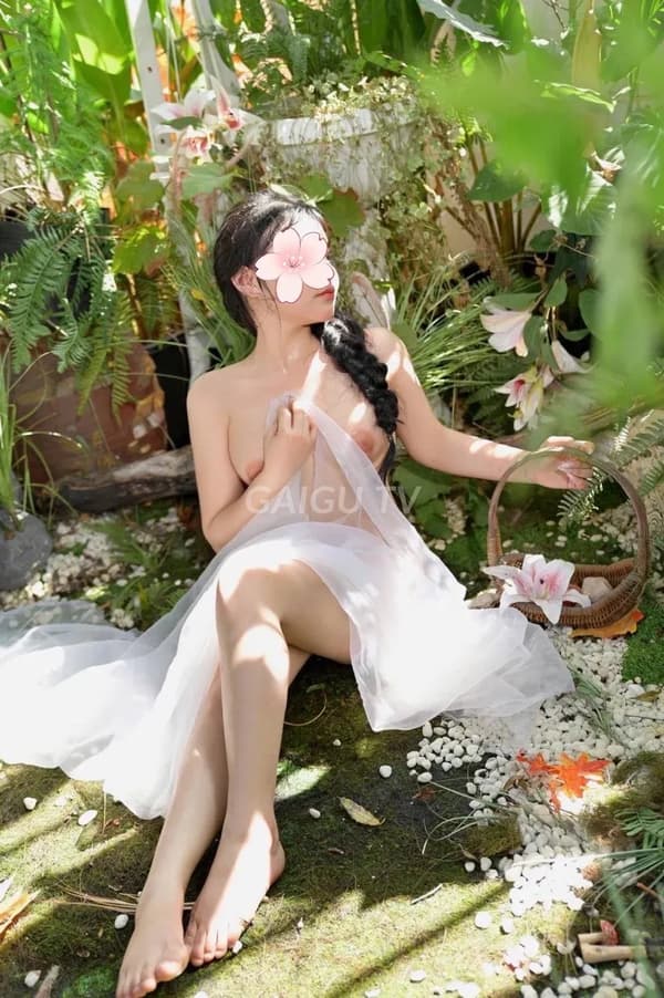 Kiều Kiều xinh đẹp dáng chuẩn eo con kiến 2