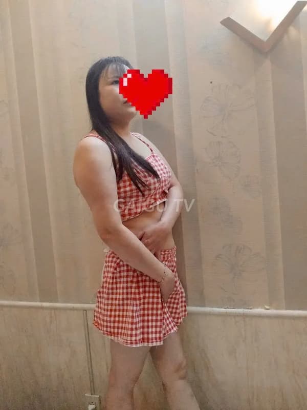 Bích Thuỷ dáng săn chắc vú to tròn hấp dẫn 7