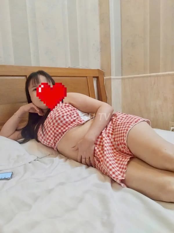 Bích Thuỷ dáng săn chắc vú to tròn hấp dẫn 14