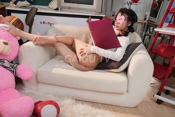 Xinh đẹp trẻ trung dáng chuẩn mông cong Thuỷ Tiên nhiệt tình 11