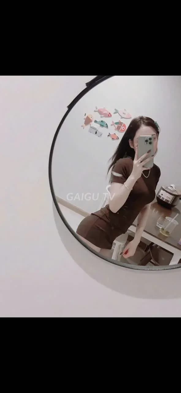 Sam nhiệt tình chiều khách hết mình 9