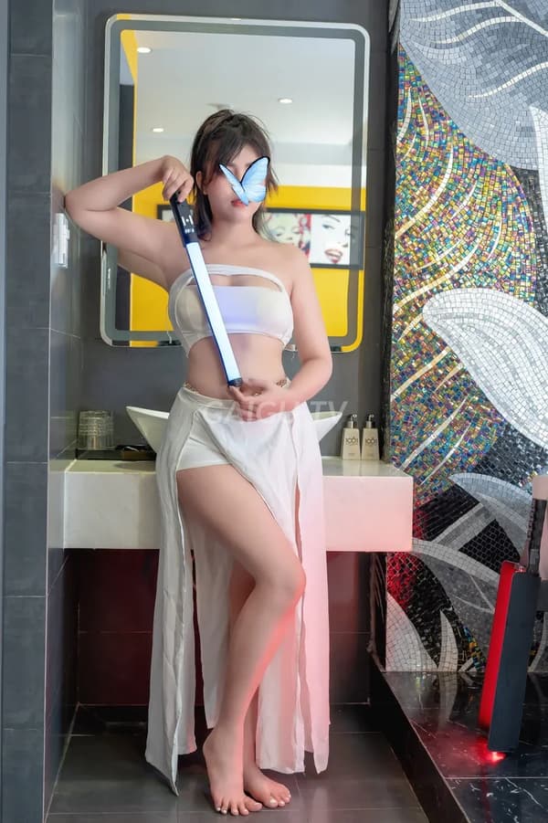 TUỆ NHI ⭐XINH ĐẸP VÚ BỰ MỘNG NƯỚC CHIỀU – gái gọi Quận 1 giá 700k, BJ, Hôn môi, 4