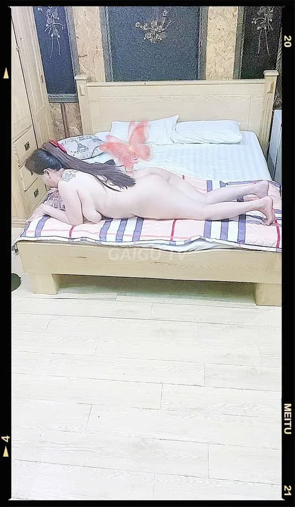 Tuyết Linh ngoan ngoãn vâng lời dáng người săn chắc da mịn màng 6