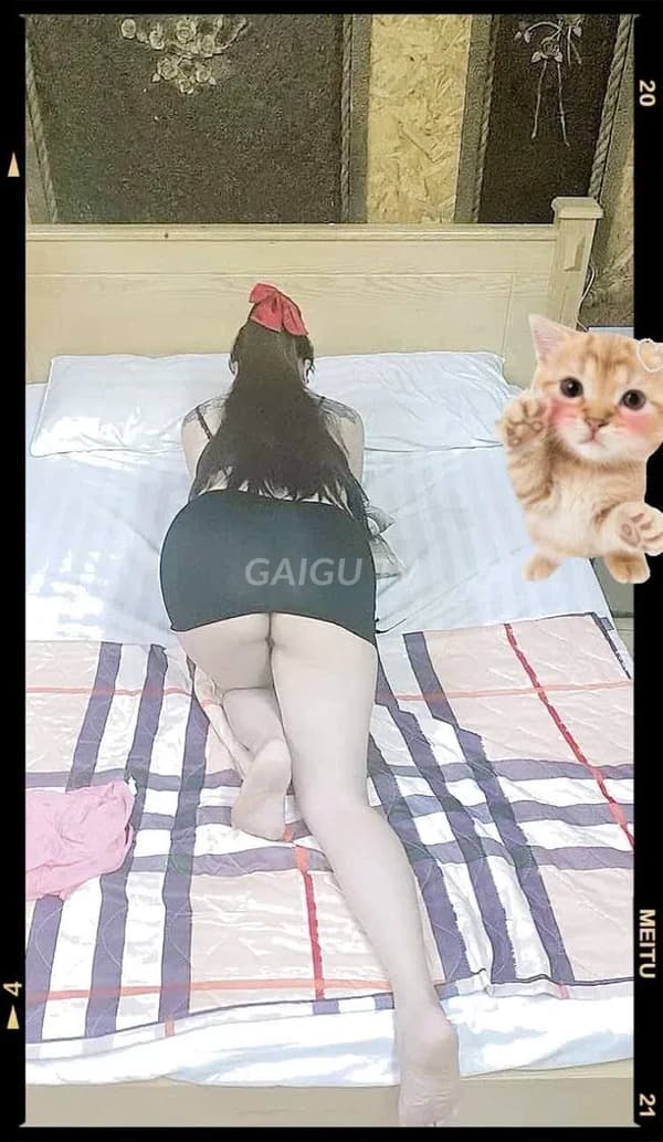 Tuyết Linh ngoan ngoãn vâng lời dáng người săn chắc da mịn màng 9