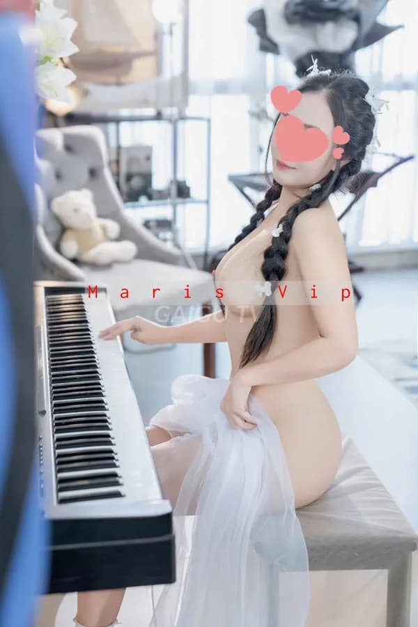 Trúc Mai kiều nữ sang trọng quyến rũ phục vụ nhẹ nhàng tình cảm 3