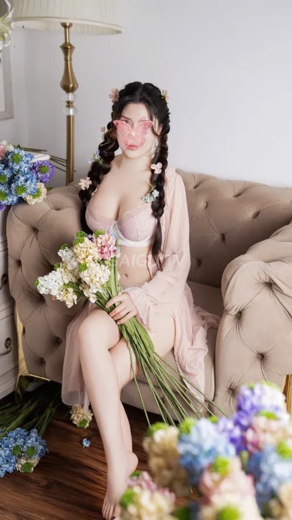 Phương Nhi da trắng mịn dáng chuẩn phục vụ tình cảm tẹt ga 2