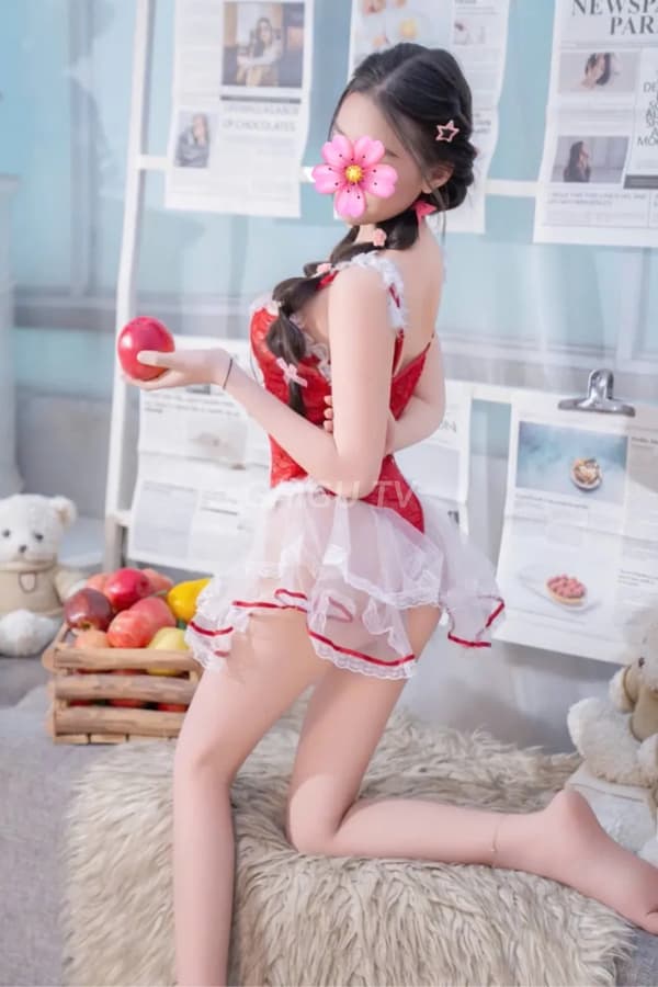 Trâm teen 18 tuổi Quận 8 Sài Gòn 700k lần đầu 12
