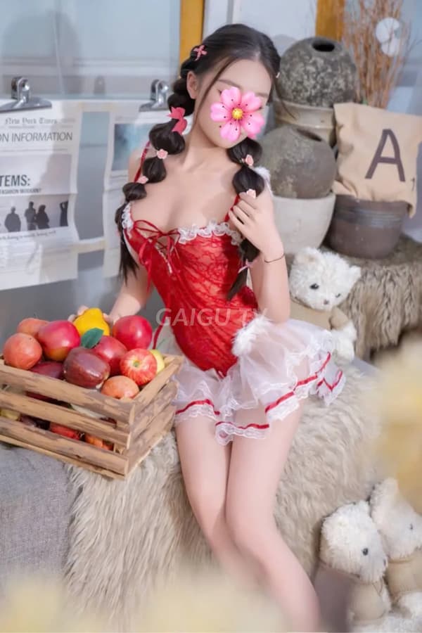Trâm teen 18 tuổi Quận 8 Sài Gòn 700k lần đầu 16