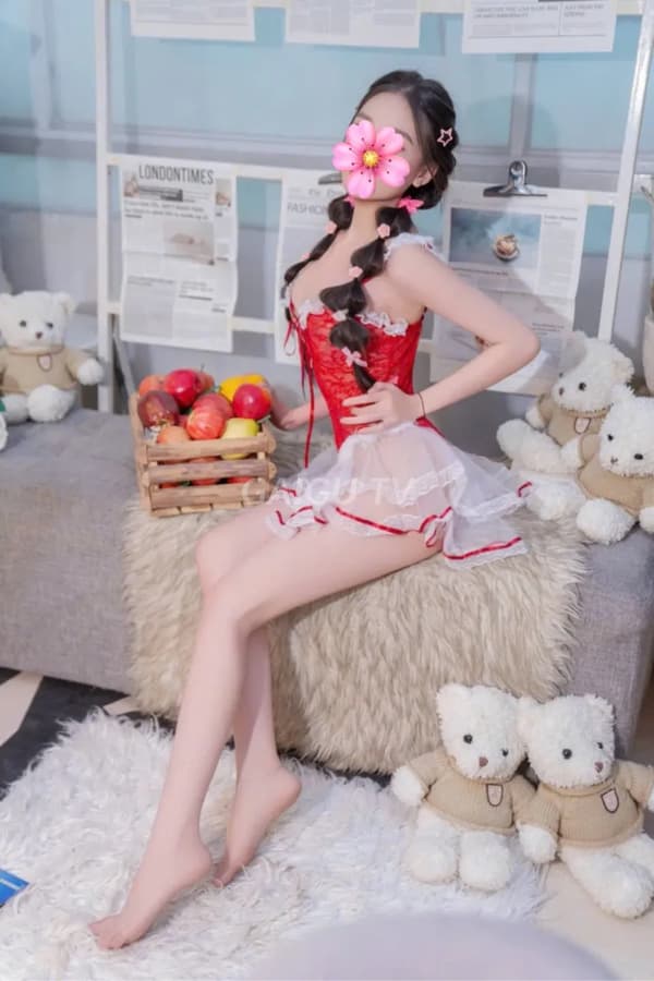 Trâm teen 18 tuổi Quận 8 Sài Gòn 700k lần đầu 14