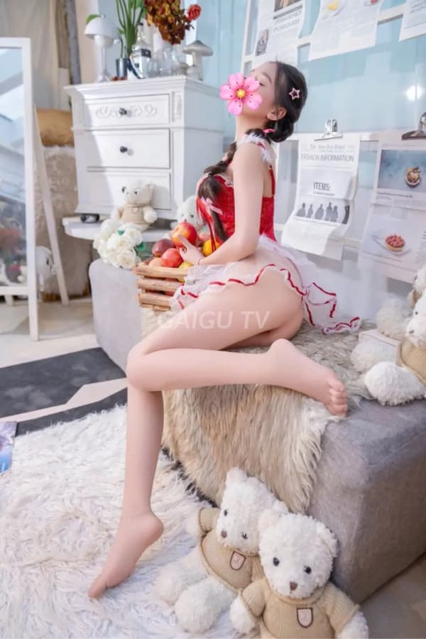 Trâm teen 18 tuổi Quận 8 Sài Gòn 700k lần đầu 17