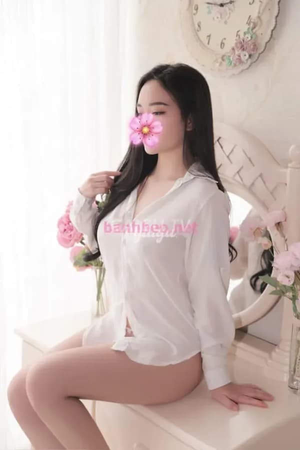Sánh Vai hotgirl da trắng ngực thật dáng bốc lửa 3