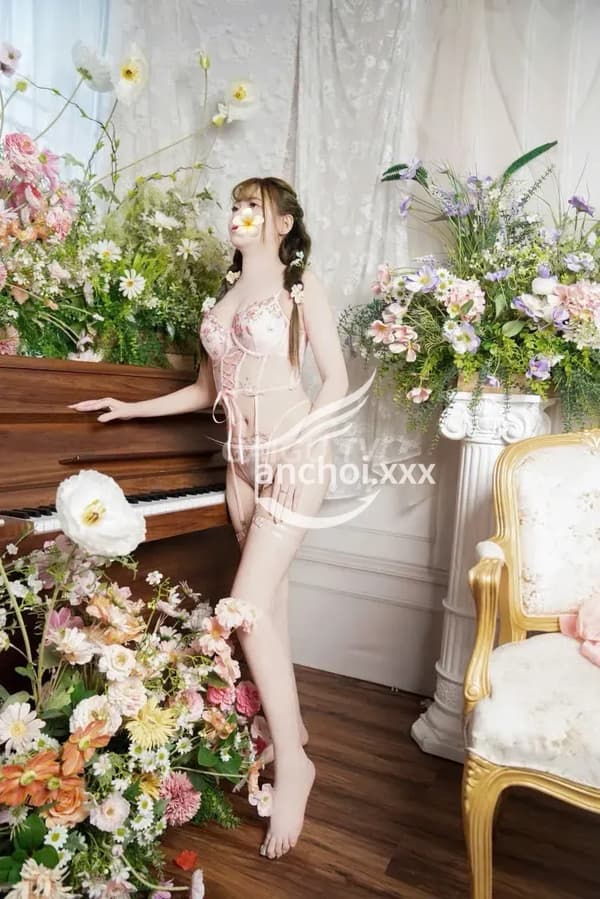 Thảo My da trắng dáng chuẩn chiều khách nhiệt tình 4