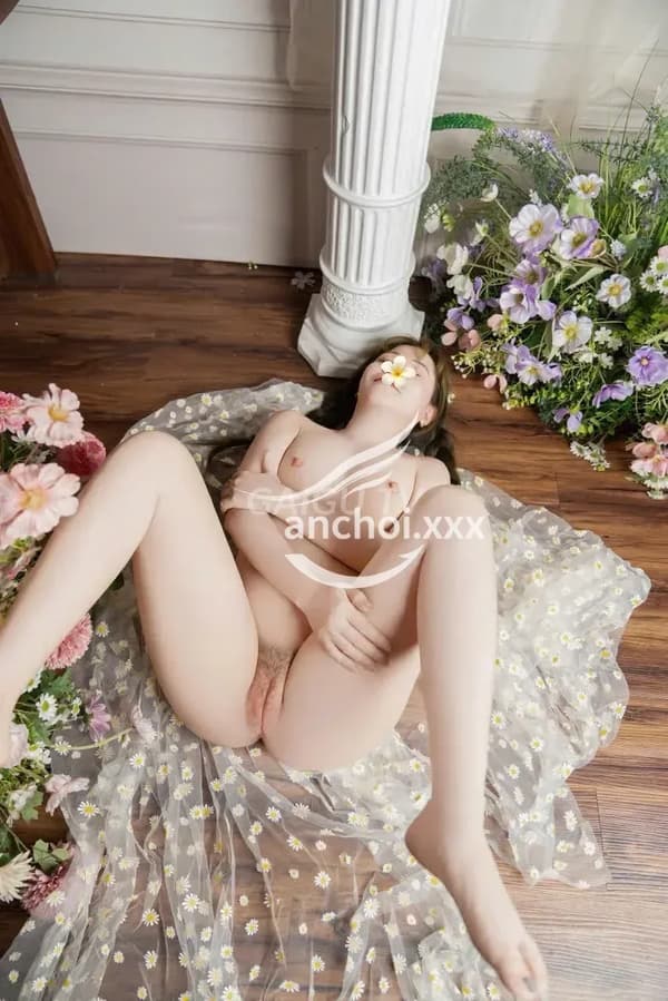 Thảo My da trắng dáng chuẩn chiều khách nhiệt tình 13