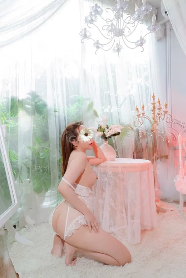 Jenny Massage xinh xắn nét dâm ngầm chiều khách như người yêu 6