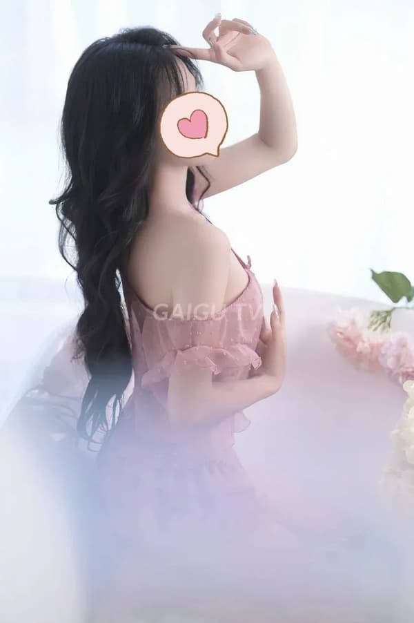 Em xinh tươi vú to dáng chuẩn Kiều 4