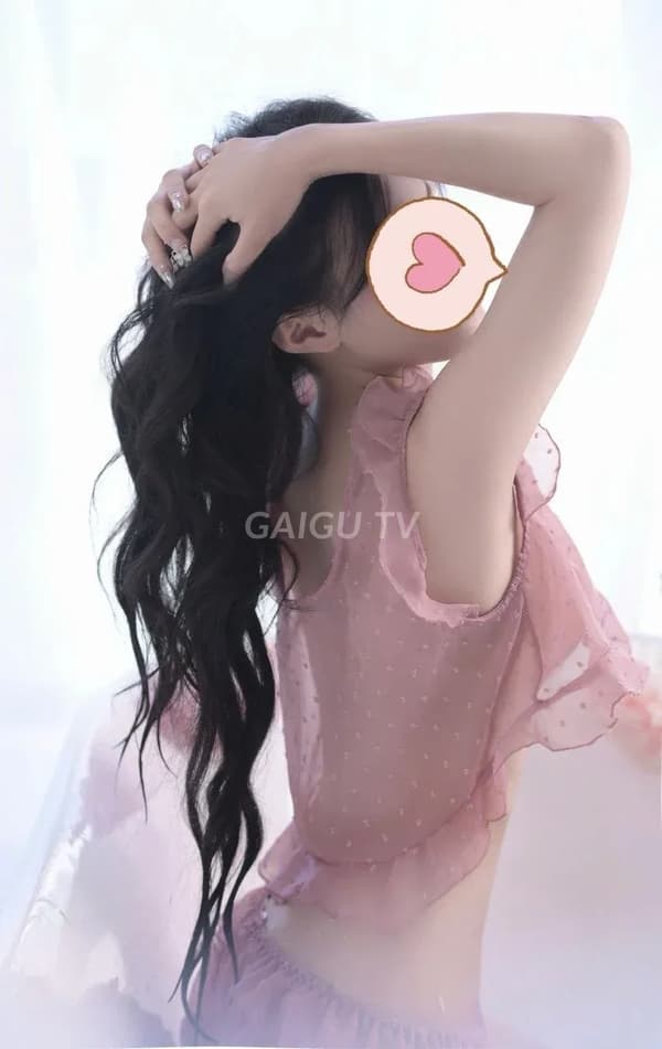 Em xinh tươi vú to dáng chuẩn Kiều 2