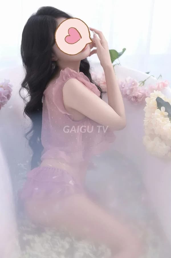 Em xinh tươi vú to dáng chuẩn Kiều 5