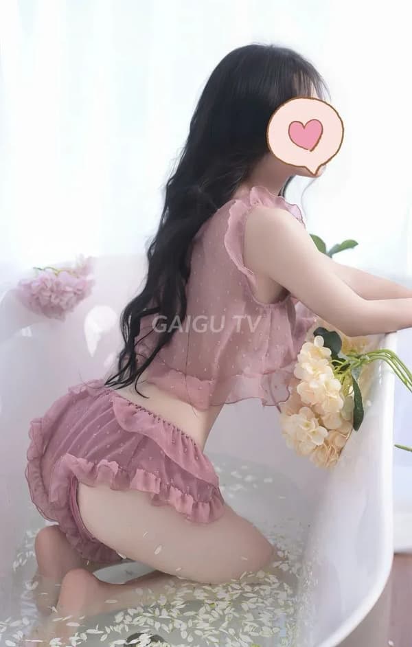 Em xinh tươi vú to dáng chuẩn Kiều 6